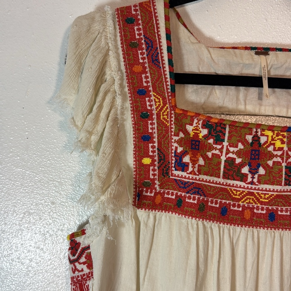 Free People (Large) beautifully embroidered (cross stitch) mini dress - Picture 11 of 11